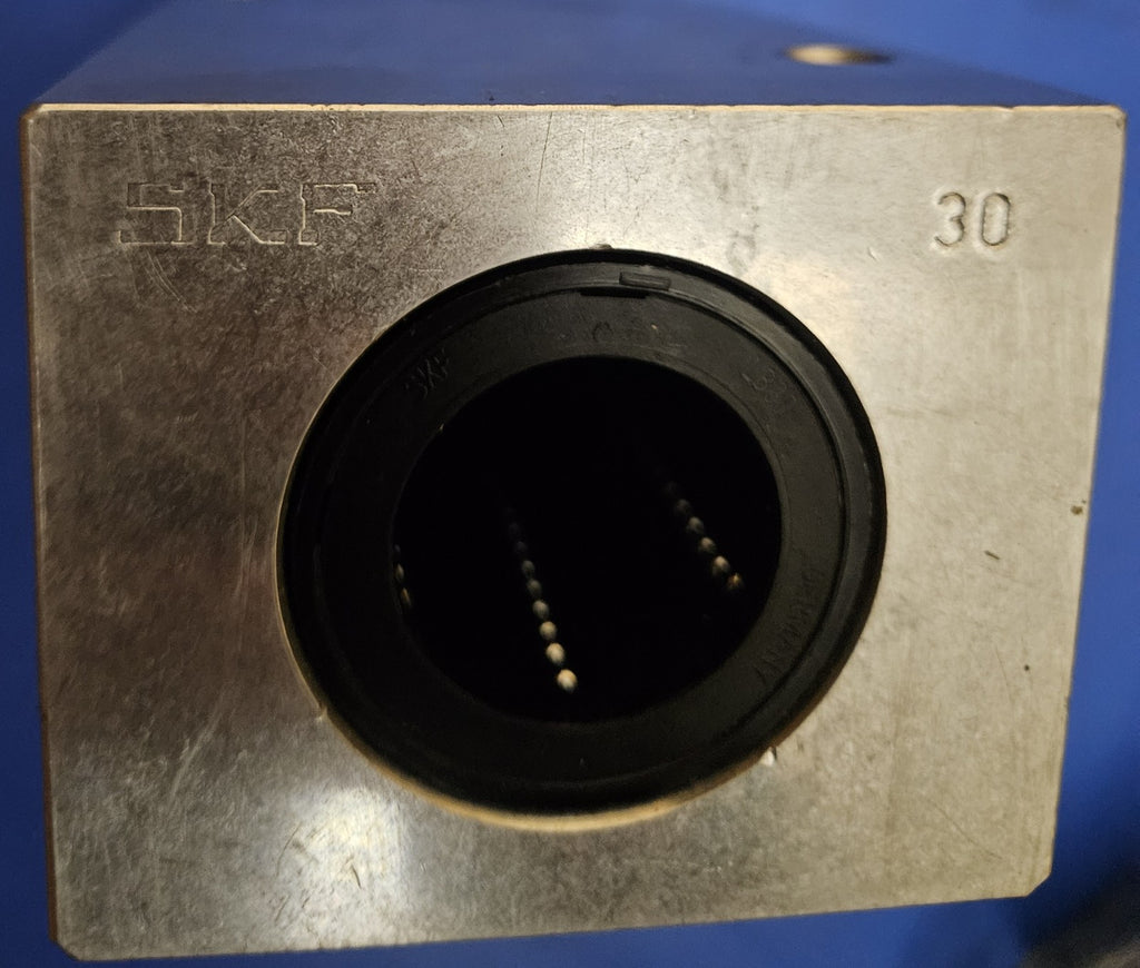 SKF 30 Linear Ball Bearing 30mm Bore with Housing New Unused Neu Unbenutzt NOS