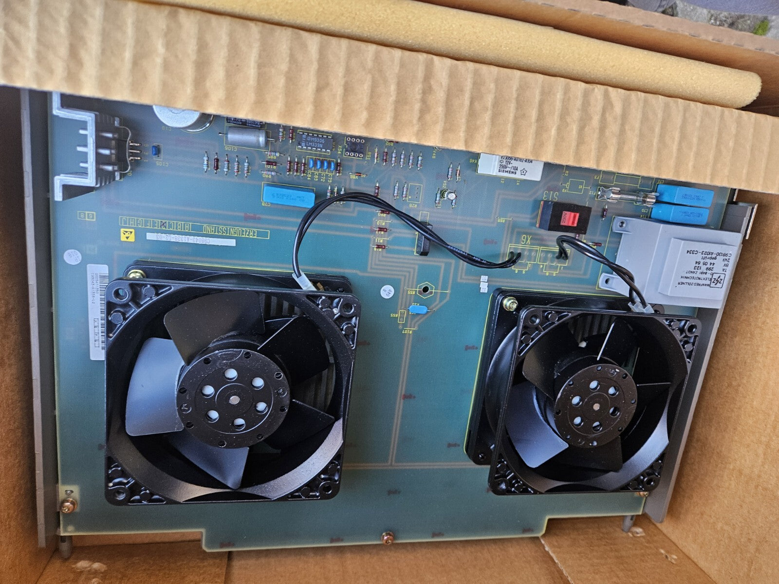 1PC New In Box   6ES5988-3LA11 6ES5 988-3LA11 Brand New Fan Unit Siemens SIMATIC