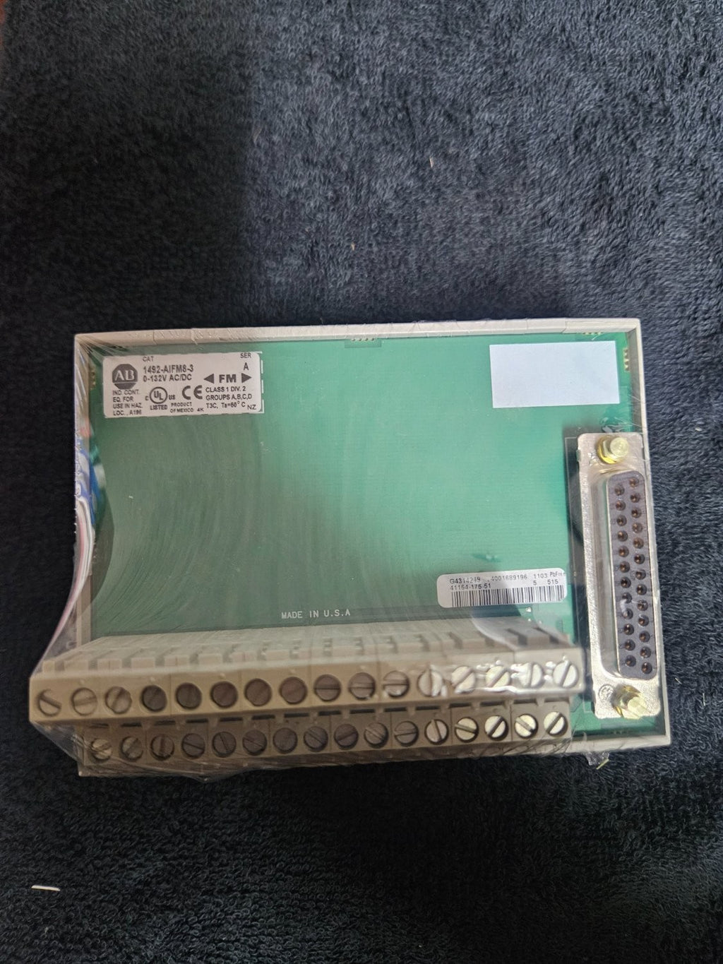 Allen-Bradley 1492-AIFM8-3 Plc I/O Module Green Plastic