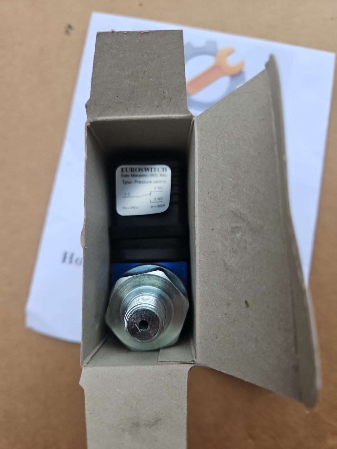 New EUROSWITCH pressure switch 2400222S03T2 New In Box Unused