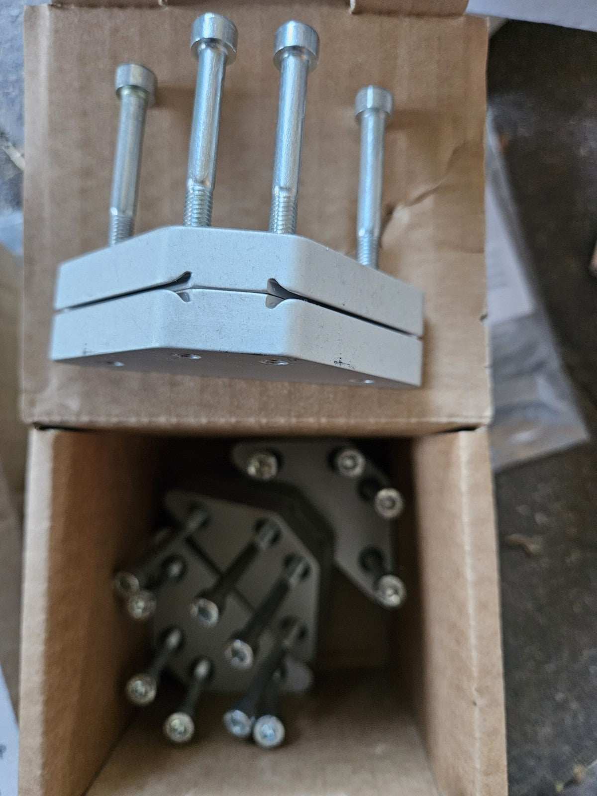 Montech EV-3-40 Corner-Pieces Pre-Assembled Pack of 4 New In Box 59296N 195860