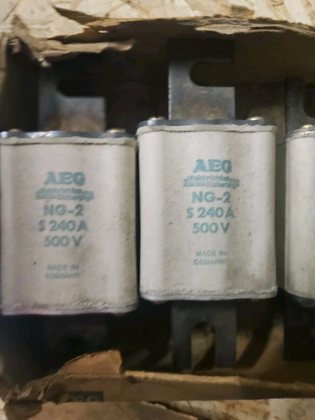 AEG NH-Sicherungseinsatz 240A - 500VAC - Gr.2 - NG-2 -,Nr. 910-634-120 - 3 Stück