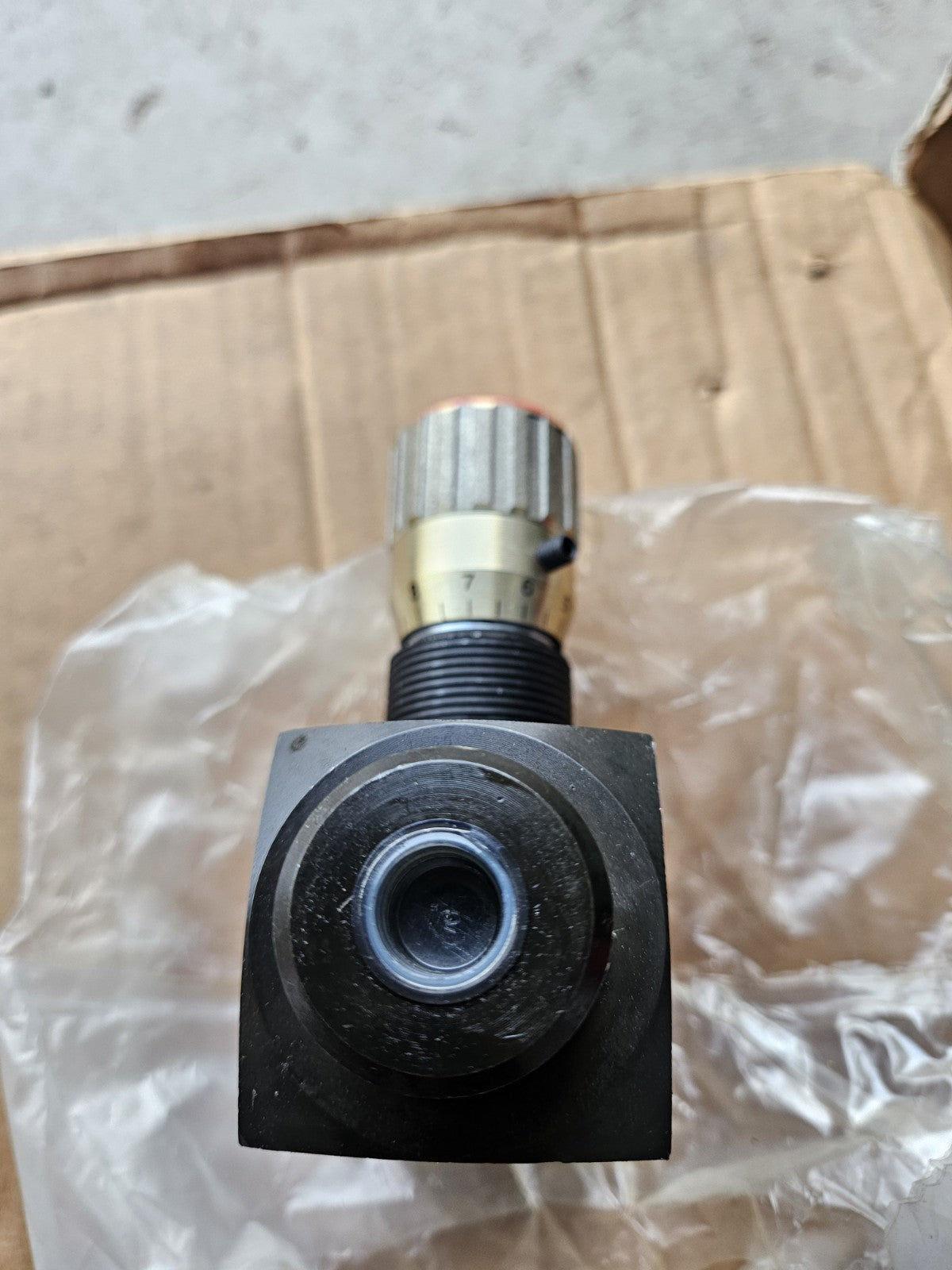 Compensated single-acting flow control valve TOGNELLA FT277/2-14 Ventil 320 Bar 