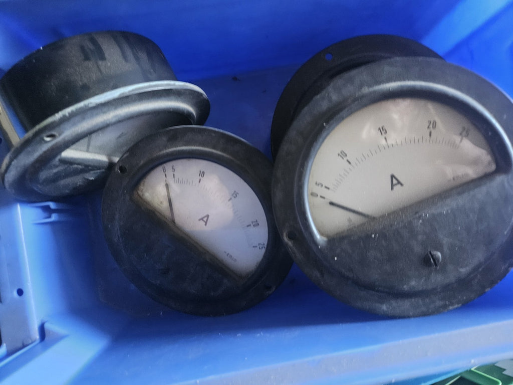 Konvolut 4 x NEUBERGER Einbau Amperemeter Und VOLTMETER  VINTAGE BAKELIT? neu?