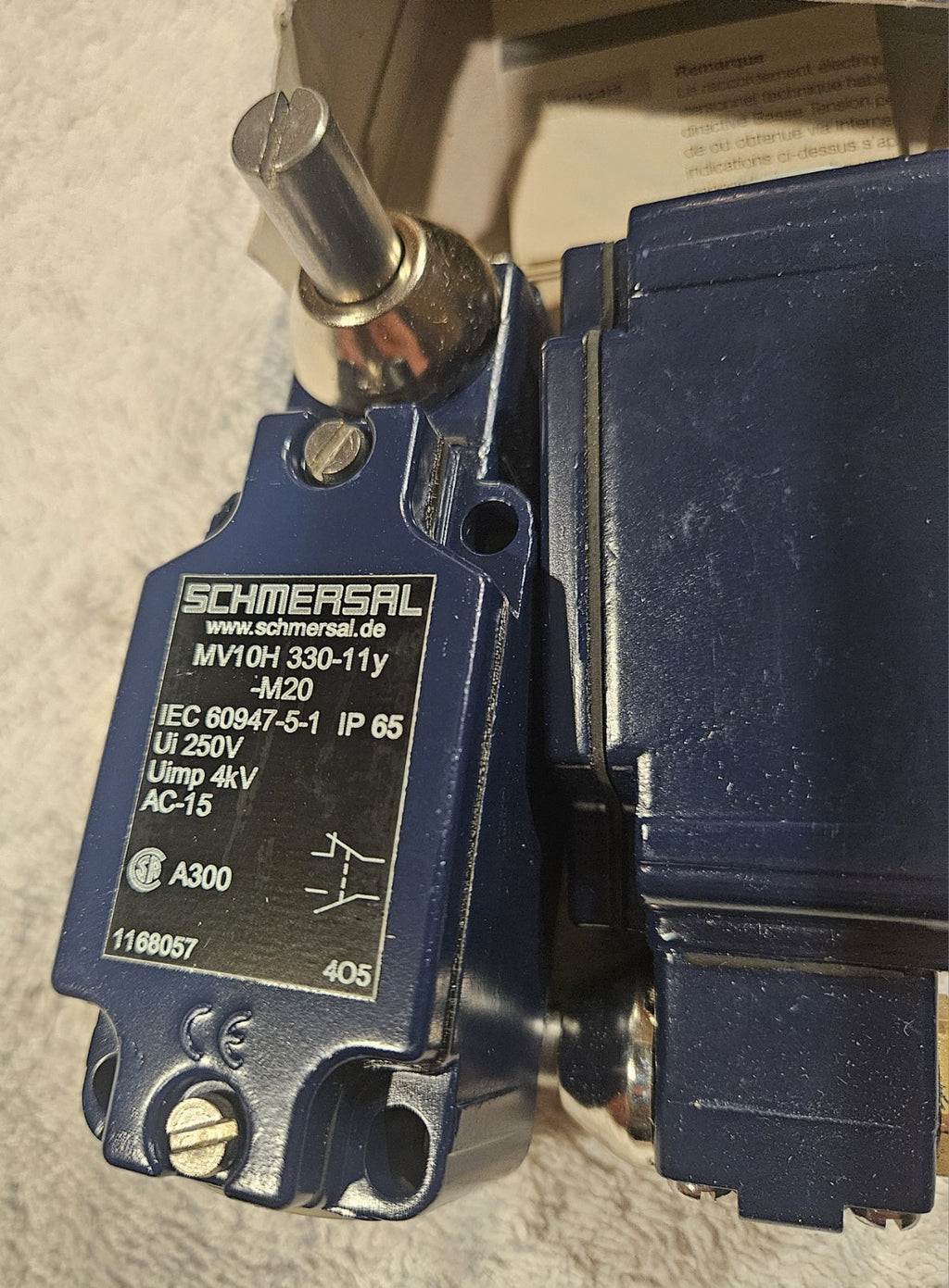 2 x SCHMERSAL Positionsschalter position Switch MV10H 330-11Y-M20 new unused NEU