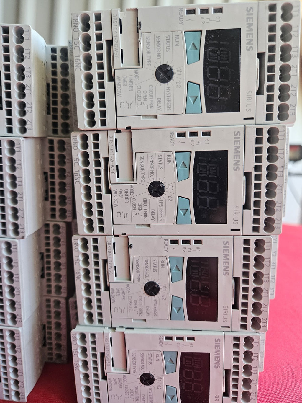 New Siemens SIRIUS 3RS1041-2GW50 Temperature Monitoring Relay | Digital NEU