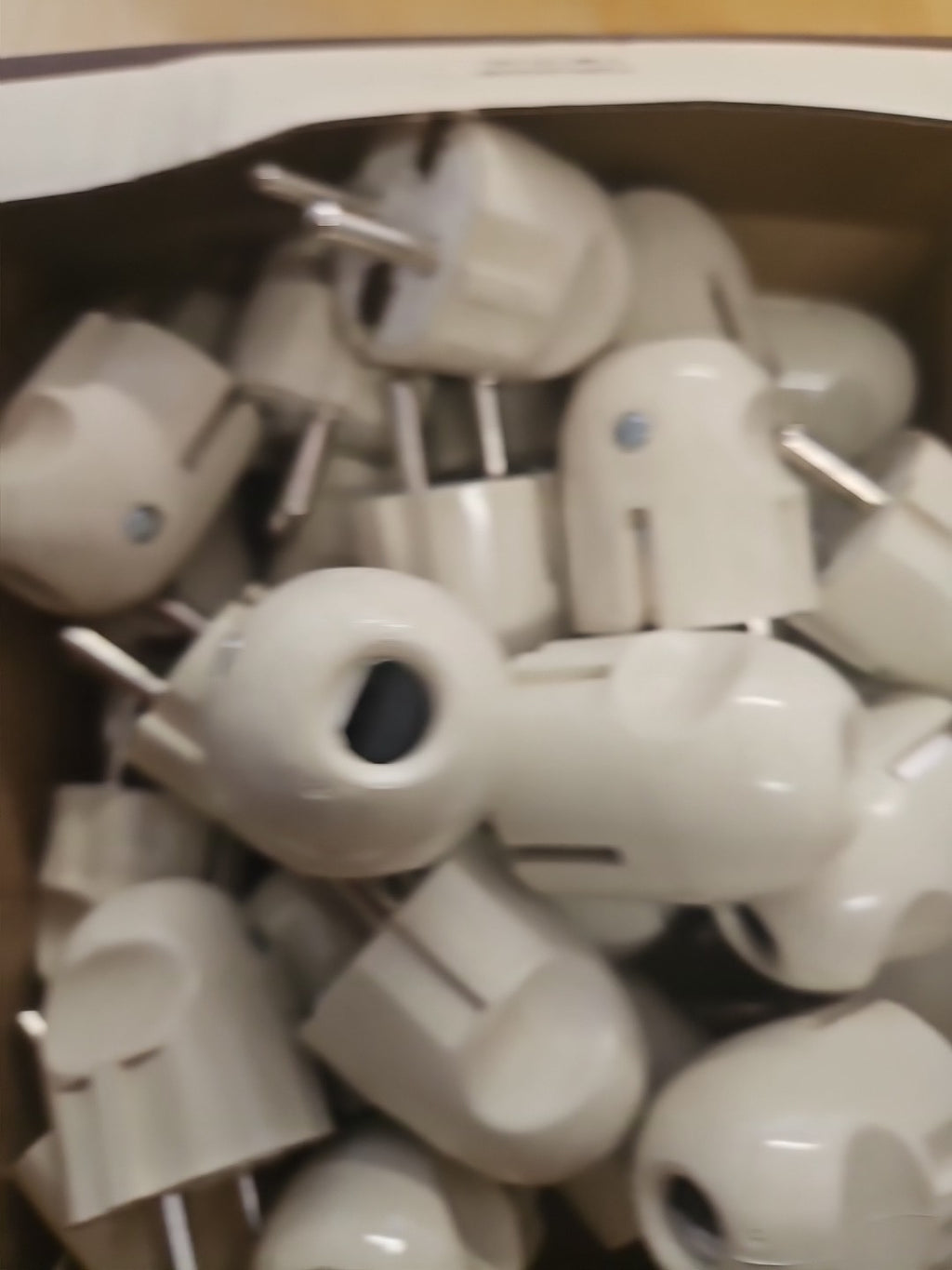 30 x Schuko Stecker bruchgeschützt weiss Merten 122427 - NEU/Ovp Unbenutzt