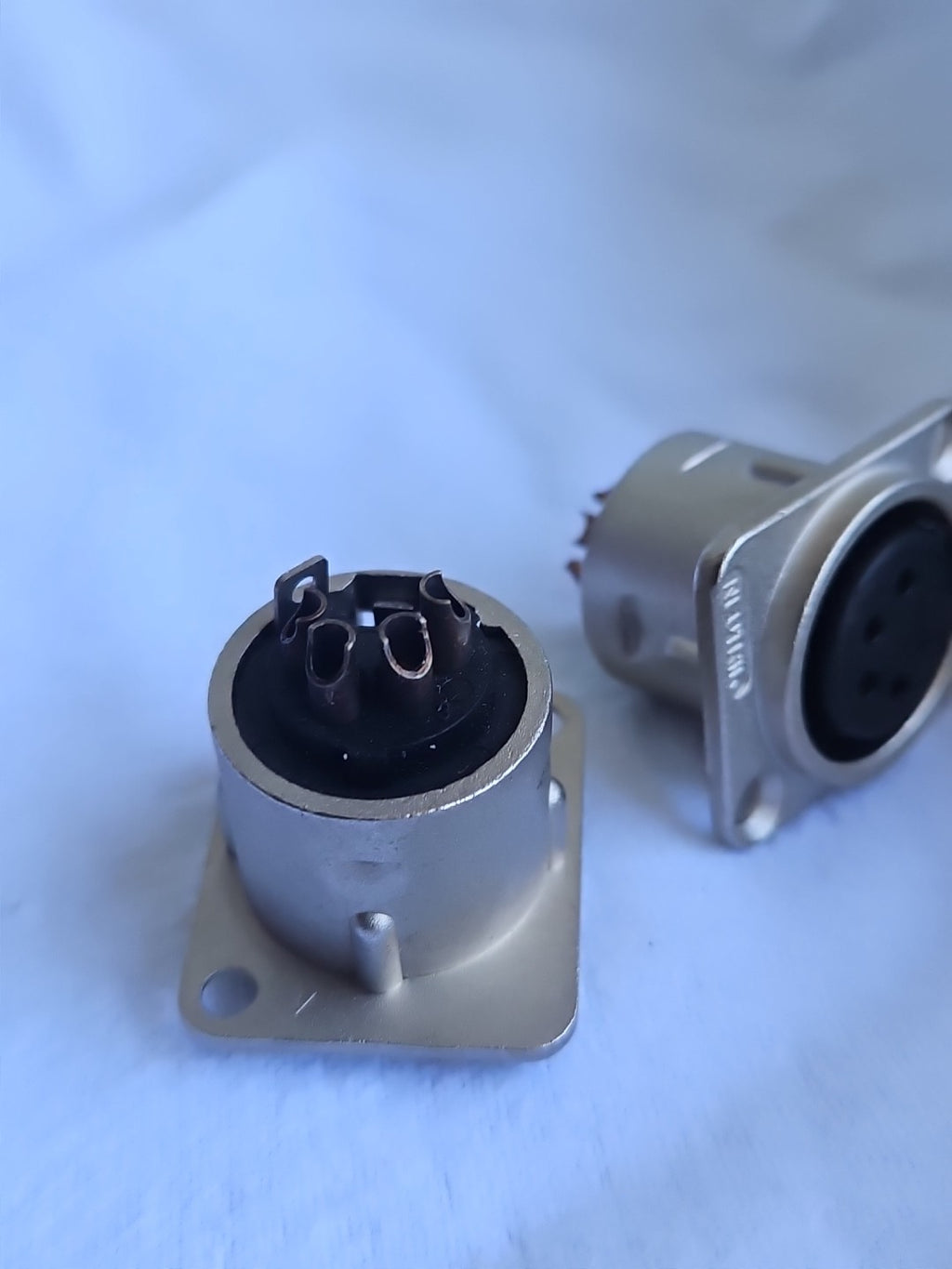 Neutrik NC3FD-L-1 Female XLR D Type Chassis Socket Nickel Neu Unused Discount