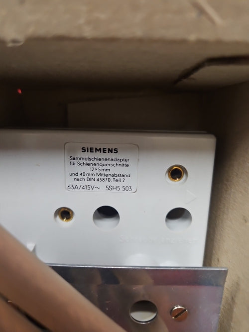 1x SIEMENS 5SH5503 5SH5 503 SAMMELSCHIENENADAPTER FUER EINBAUGERAETE Neu/ovp NiB