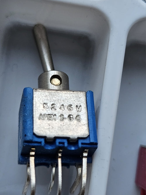 6 x APEM  5246W DEVIATORE  UNIPOLARE  Switch Schalter APEM 2-66, NEW unused