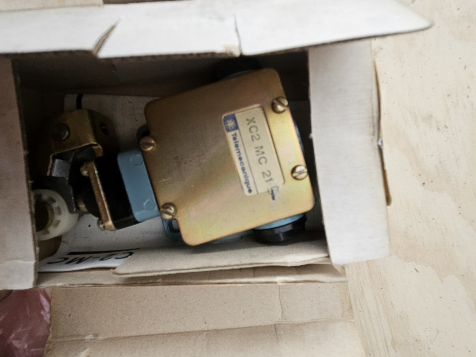 TELEMECANIQUE XC2-MC 21 XC2-MC21 Positionsschalter Limit Switch Endschalter Neu!