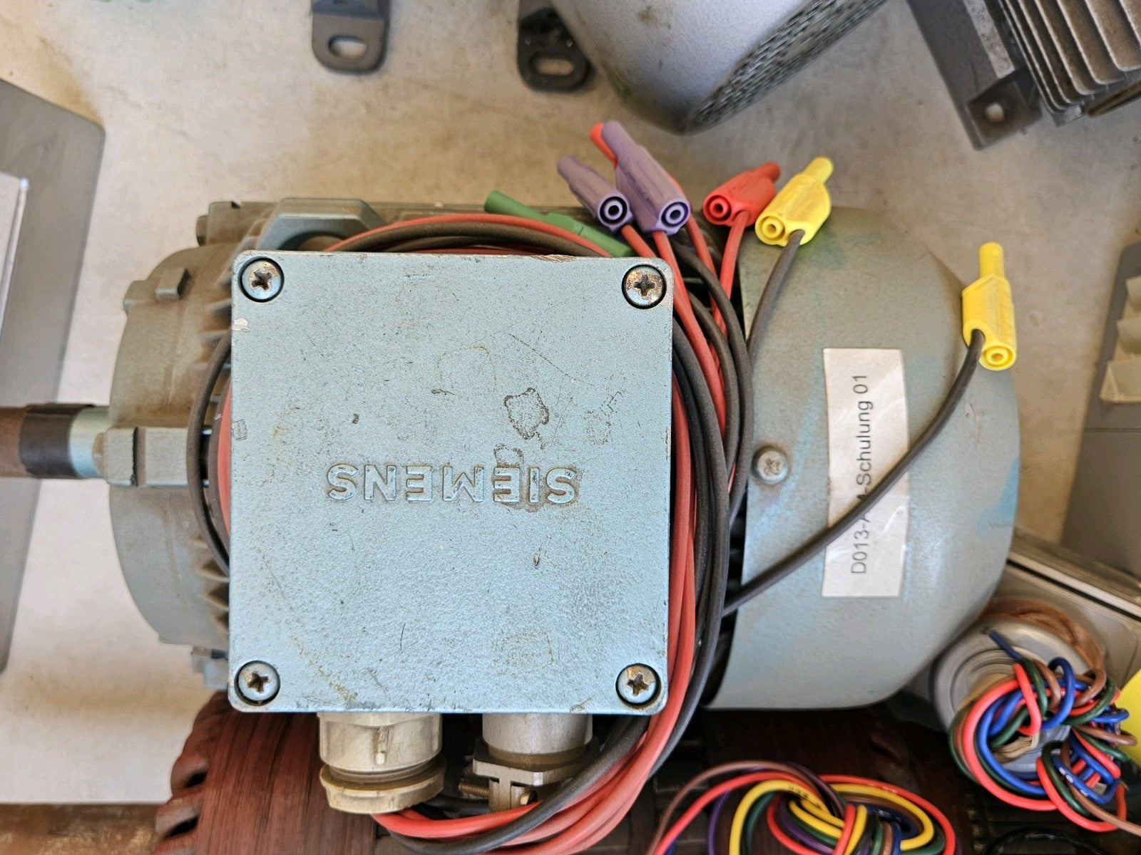 Siemens 1LA5106-4AA70-Z MOTOR, 440V 2,55KW, 7G83 7511 01 002 Fully Working