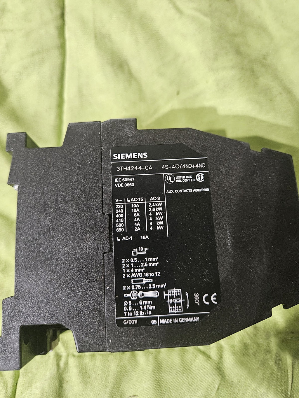 Siemens 3TH4244-0AP0  / 3TH4 244-0AP0  Hilfsschütz / auxiliary contactor New Neu