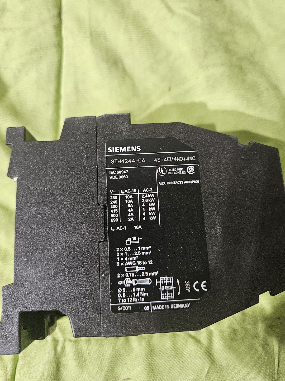 Siemens 3TH4244-0AP0  / 3TH4 244-0AP0  Hilfsschütz / auxiliary contactor New Neu