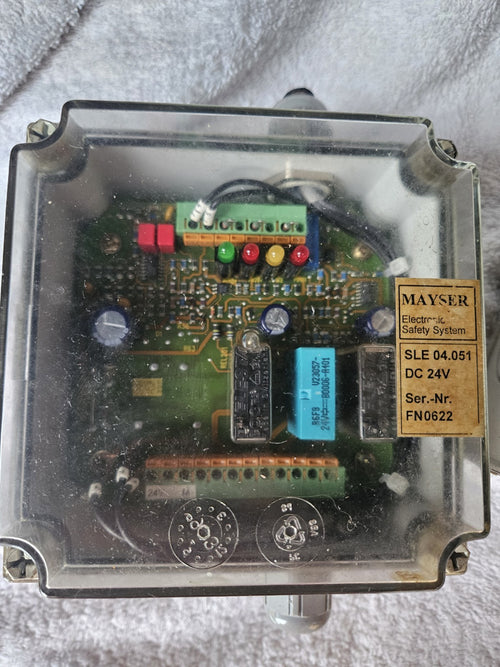 1 x Mayser Safety Control Unit Board/Card W/Enclosure, SLE 04-051, 24VDC tested