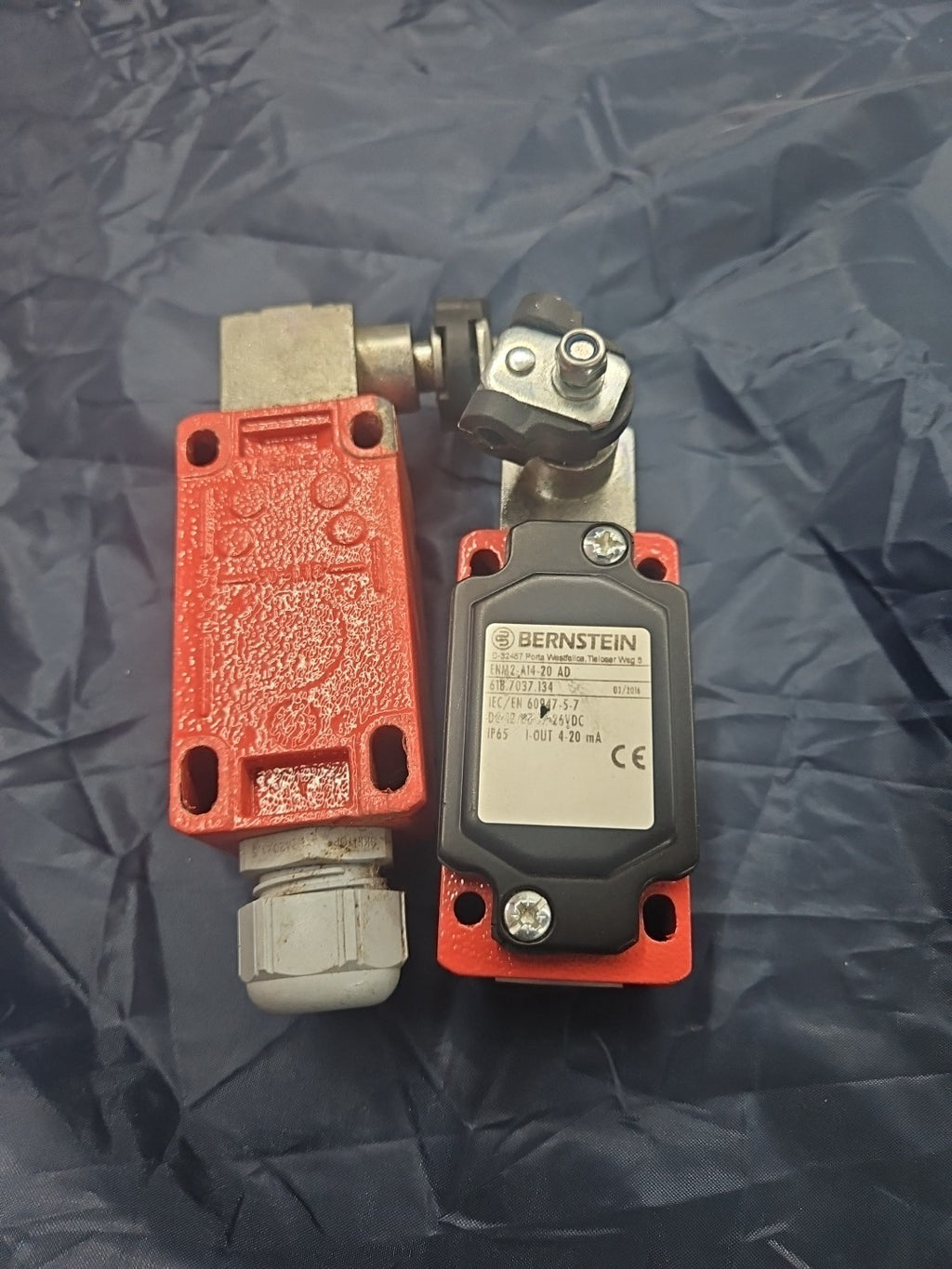 2 x Bernstein ENM2 A14-20 AD, 618.7037.134, Limit Switch, Endschalter,New Unused