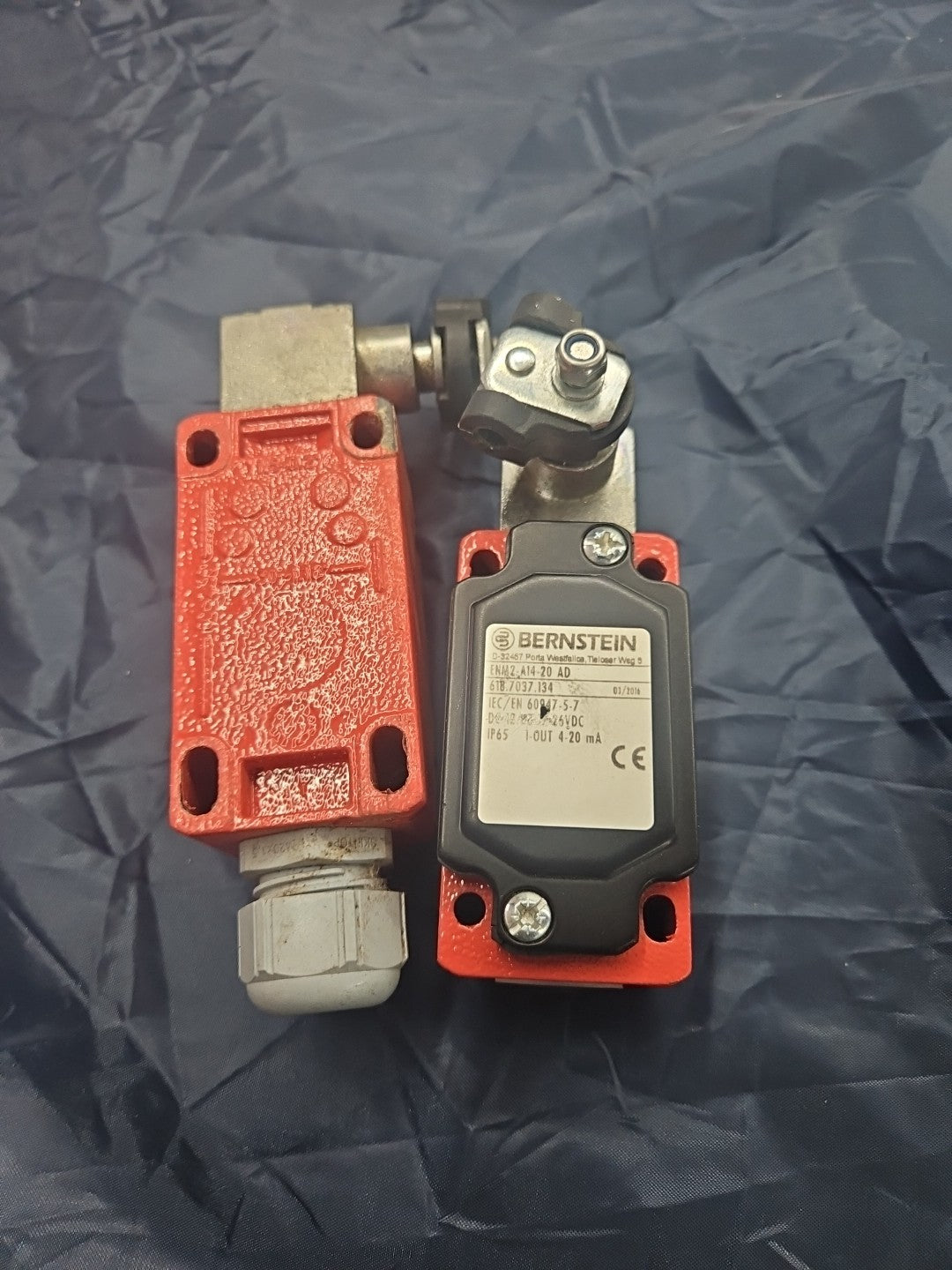 2 x Bernstein ENM2 A14-20 AD, 618.7037.134, Limit Switch, Endschalter,New Unused