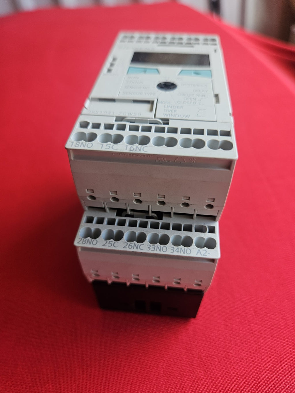 New Siemens SIRIUS 3RS1041-2GW50 Temperature Monitoring Relay | Digital NEU
