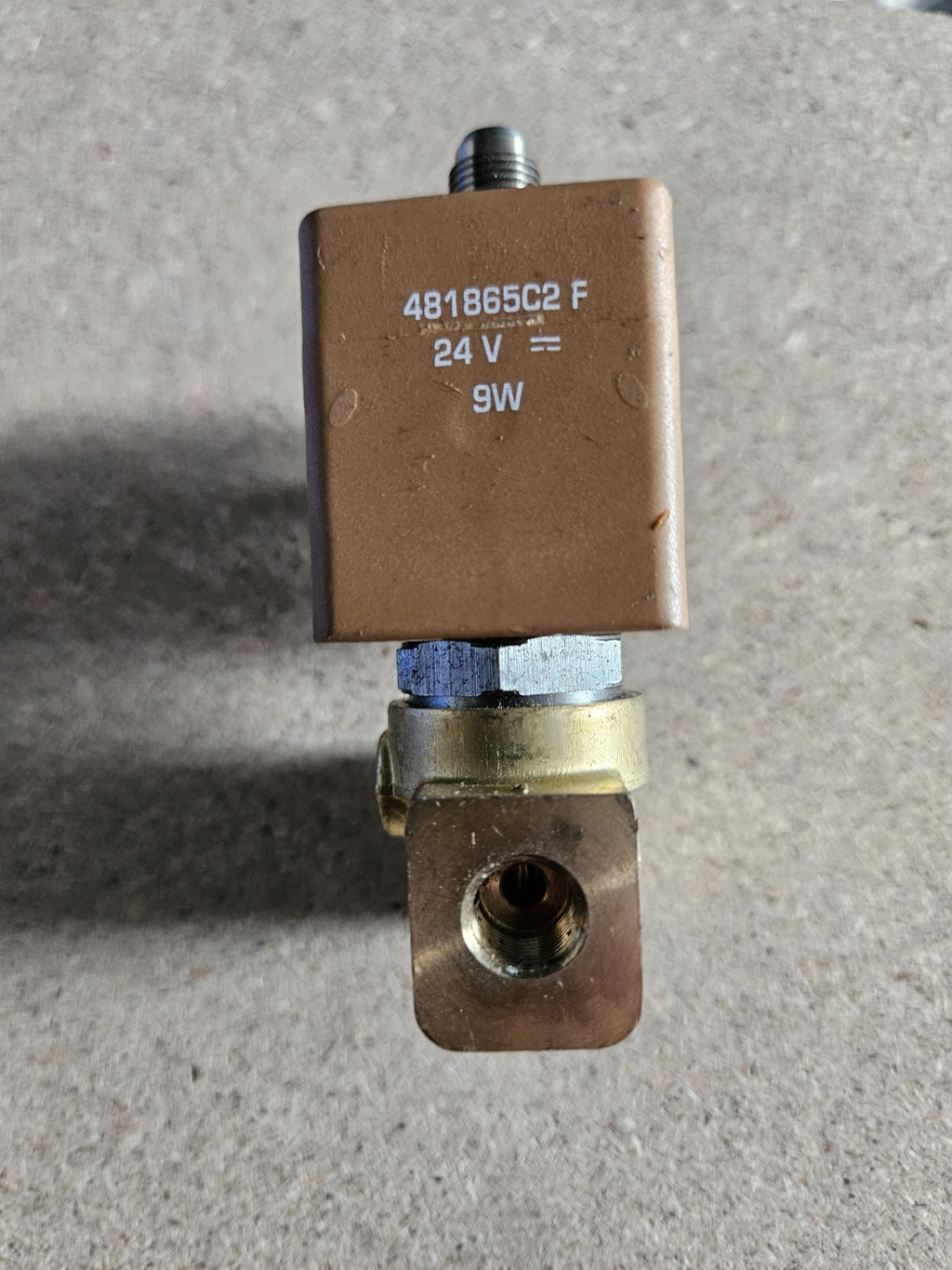 LUCIFER E133K16, X40 A,  MAGNETVENTIL MIT 481865C2F SPULE 24V/9W New Neu NOS