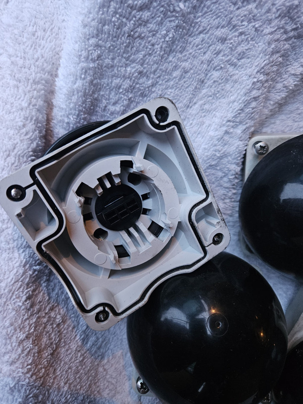 Eaton 095540, FAK-S Gehäuseoberteil, grau, Pilzkappe schwarz Used Gebraucht