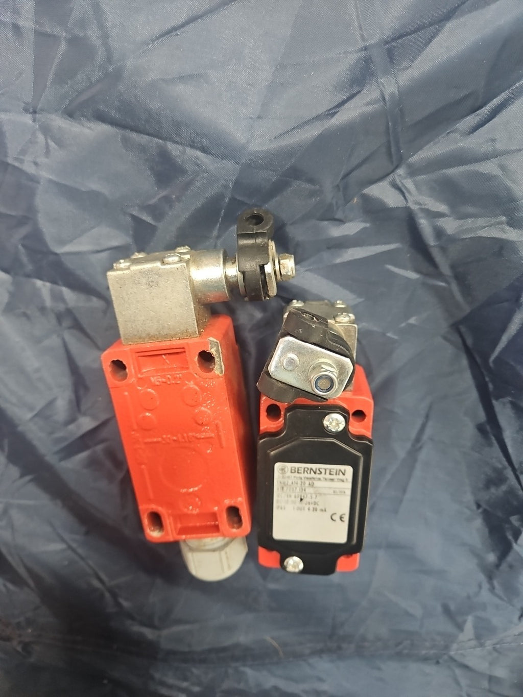 2 x Bernstein ENM2 A14-20 AD, 618.7037.134, Limit Switch, Endschalter,New Unused