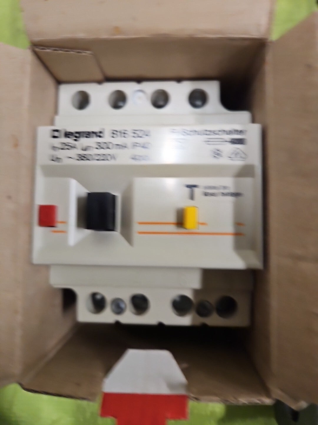 Legrand 816524 FI-Schutzschalter 25A/0,03A  4-polig, 3P+N, Neu/ovp, Industry New