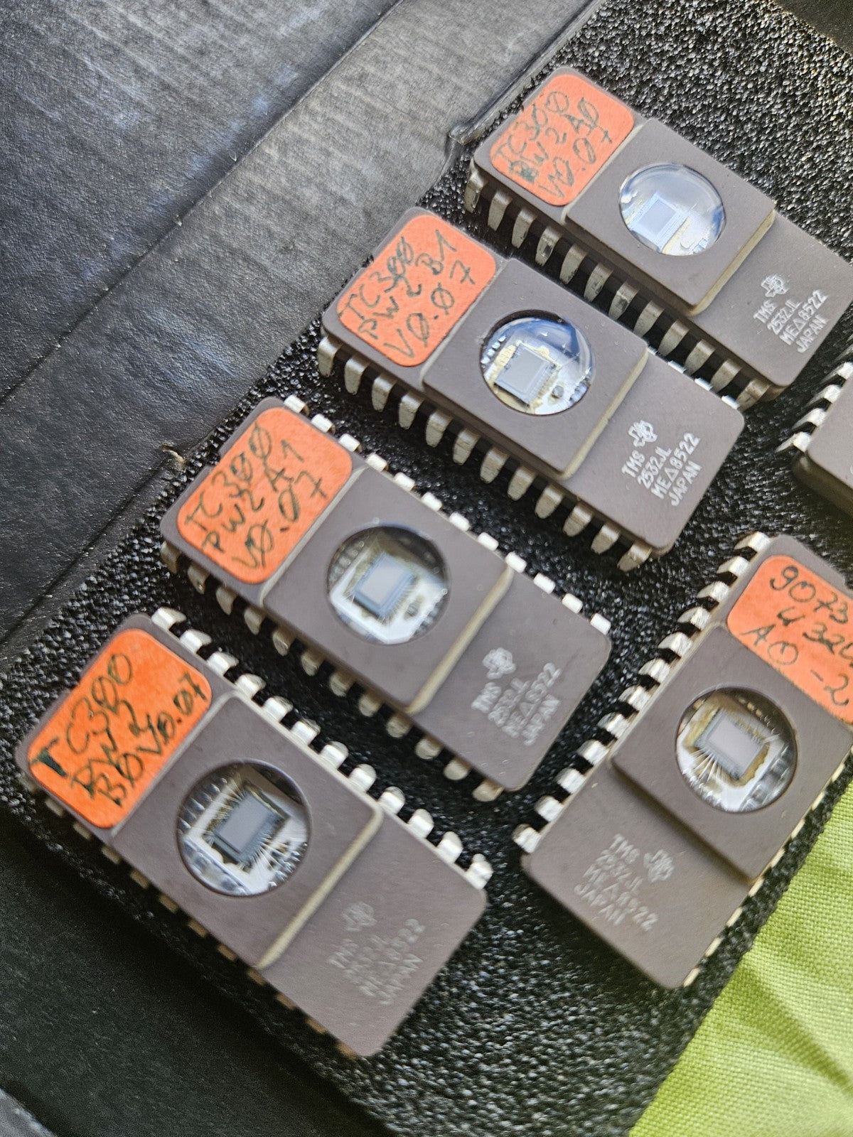 6 x TMS2564JL,64K(8K x 8) EPROM Texas Instruments  CERDIP28 DIC28 Never Used New