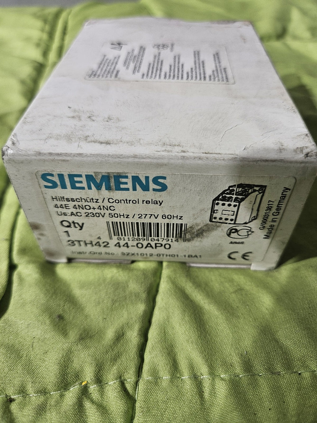 Siemens 3TH4244-0AP0  / 3TH4 244-0AP0  Hilfsschütz / auxiliary contactor New Neu