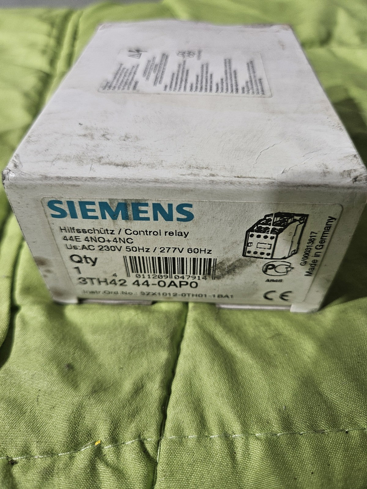 Siemens 3TH4244-0AP0  / 3TH4 244-0AP0  Hilfsschütz / auxiliary contactor New Neu