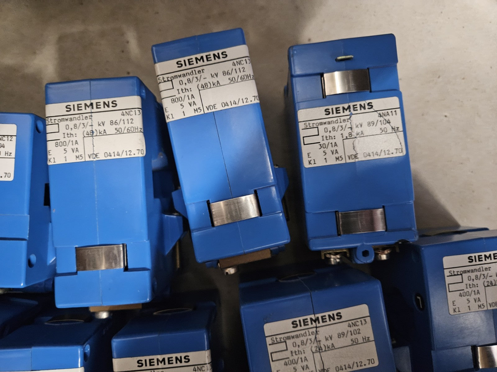 SIEMENS Spannungswandler 4NC13; 0,8/3-KV 87/101, 800/1A Aufsteckwandler,Trafo
