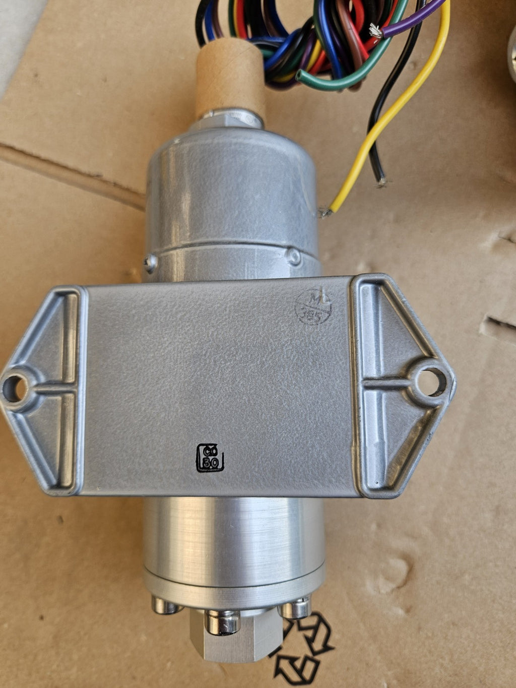 CUSTOM CONTROL SENSOR 646GEM615 PRESSURE SWITCH, Nos New Neu Unused