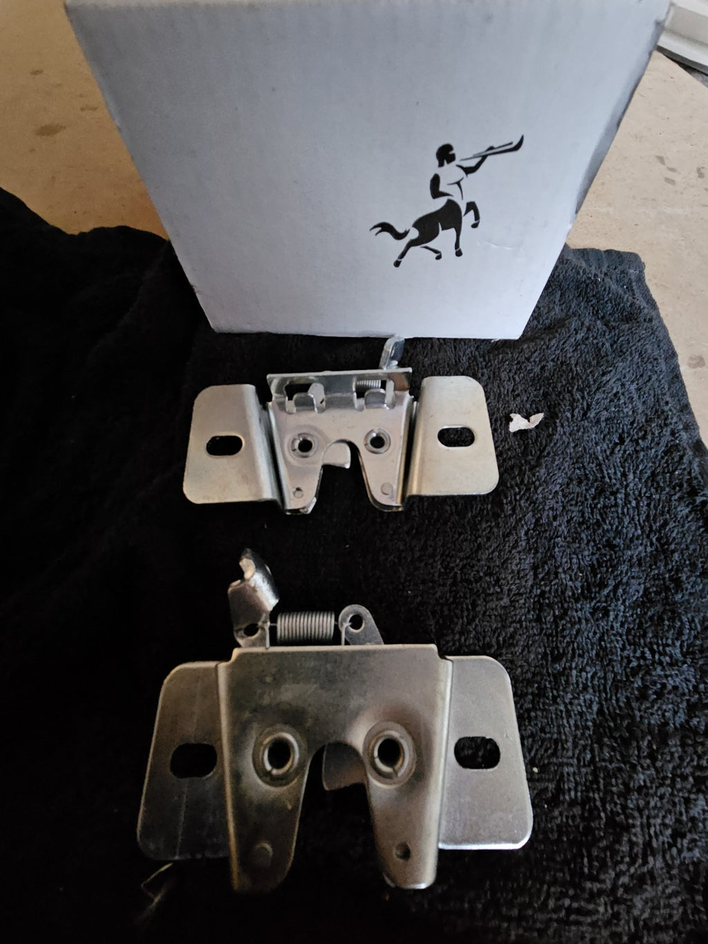 ALBERT JAGGER 0931/004  L/H SIDE MOUNTING CLAW LATCH, Automation New Unused