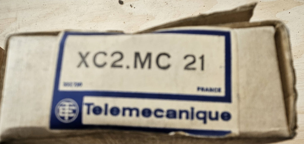 TELEMECANIQUE XC2-MC 21 XC2-MC21 Positionsschalter Limit Switch Endschalter Neu!