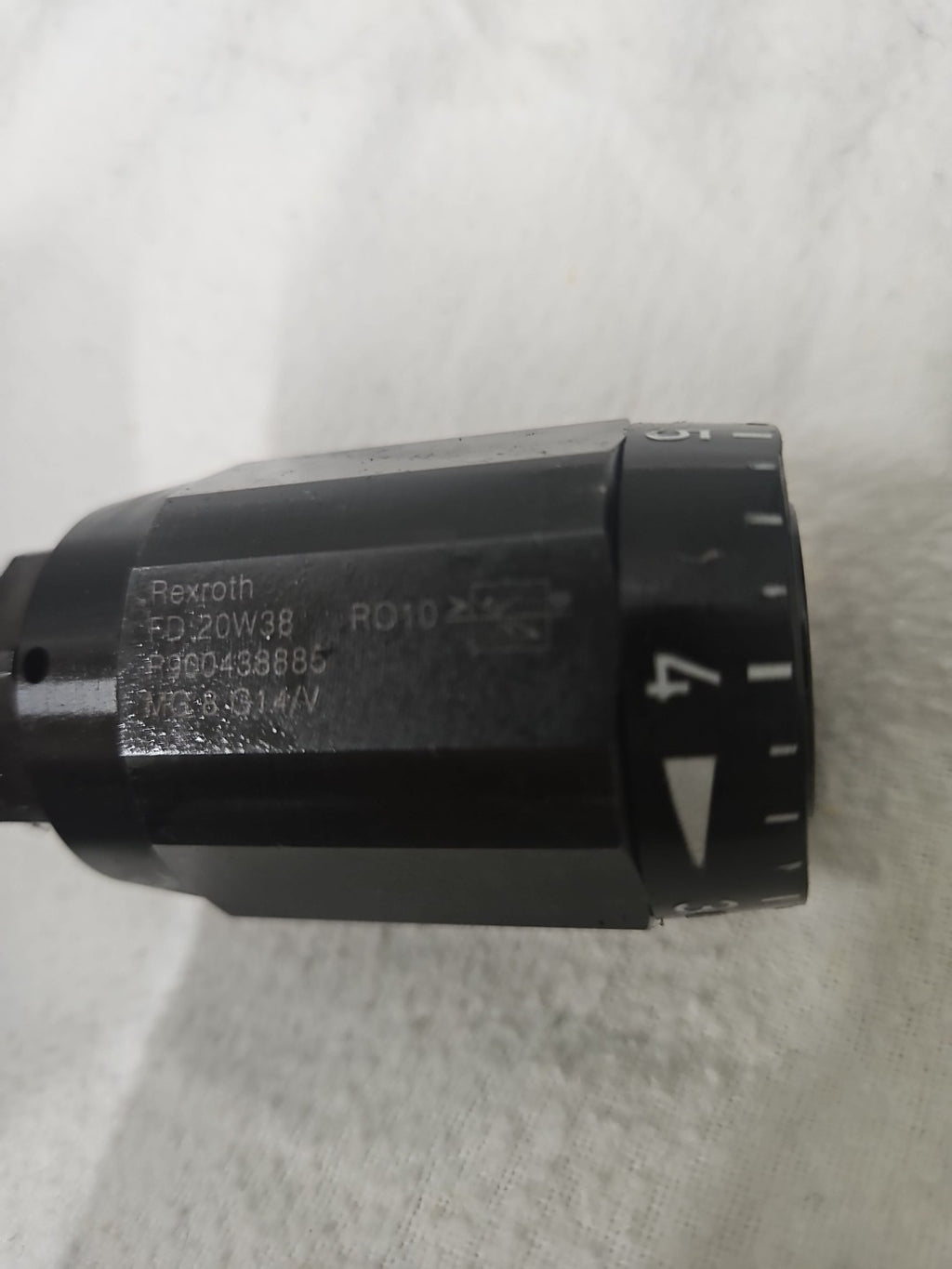 1 x REXROTH R900438885 MG 8 G14/V 20W38 throttle valve UPS New Neu Unused