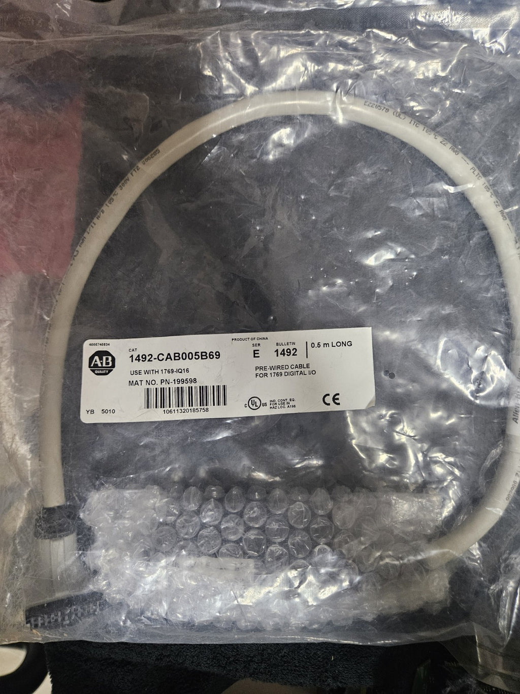 Allen-Bradley 1492-CAB005B69 Pre-Wired Cable, 0.5m, for 1769-IQ16, new/sealed