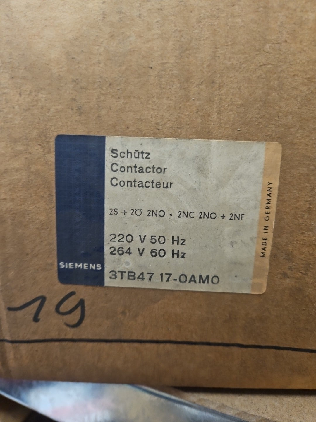 SIEMENS Schütz contactor 3TB47 17-OAM0 220V 50Hz / 264V 60Hz 2S + 2Ö 2NO+2NC 2NF