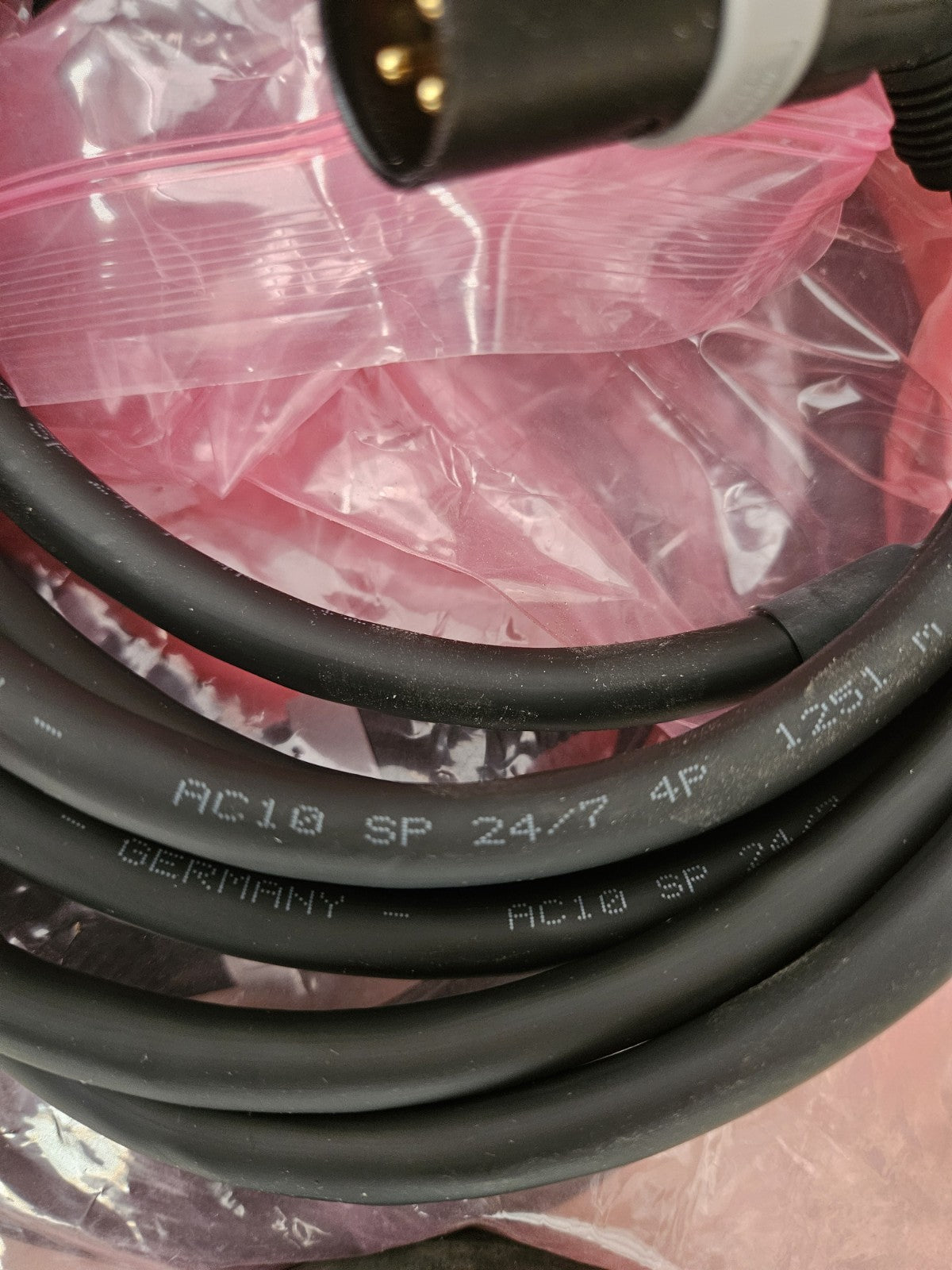 DRAKA Multimedia Cable AC10 SP24/7 4P, 1251m Neu/ovp 4-fach NEUTRIK Stecker Plug