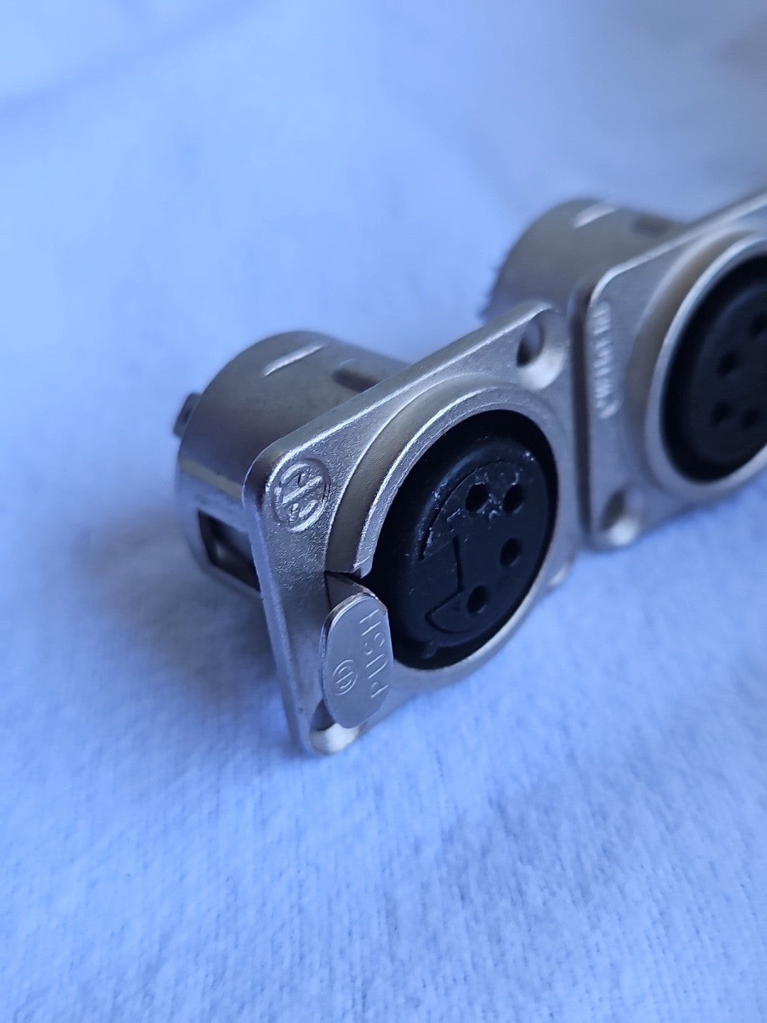 Neutrik NC3FD-L-1 Female XLR D Type Chassis Socket Nickel Neu Unused Discount