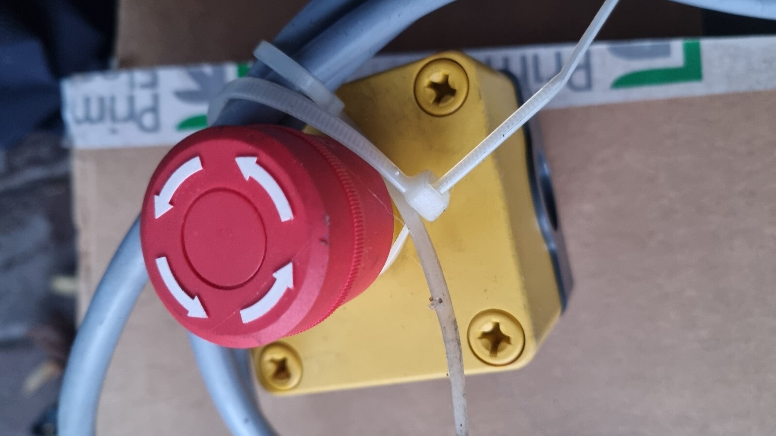 NotAus-Schalter Switch Safety Emergency CNC SPS incl. Cable, neu, new old stock