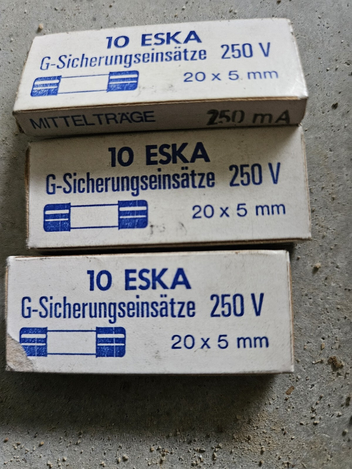 Lot of 4x10 Stück Eska G-Sicherungseinsätze 20x5mm 1,25 A 250V Mittelträge Neu
