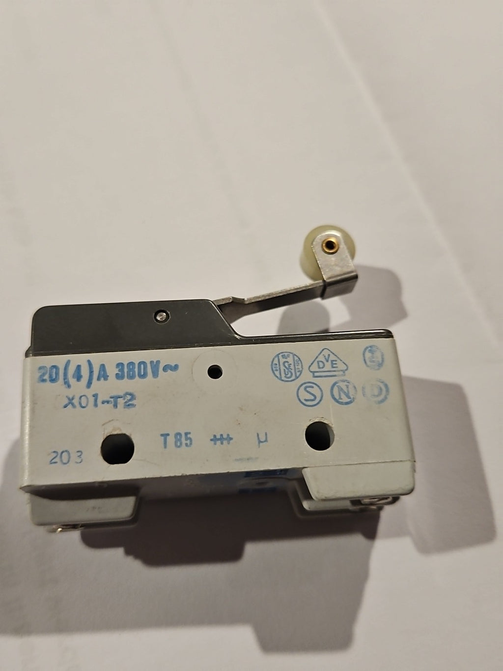 1 x Miltac X01-T2 Limit Switch Grenzschalter 20(4) A 380V, New Nos Neu Unused