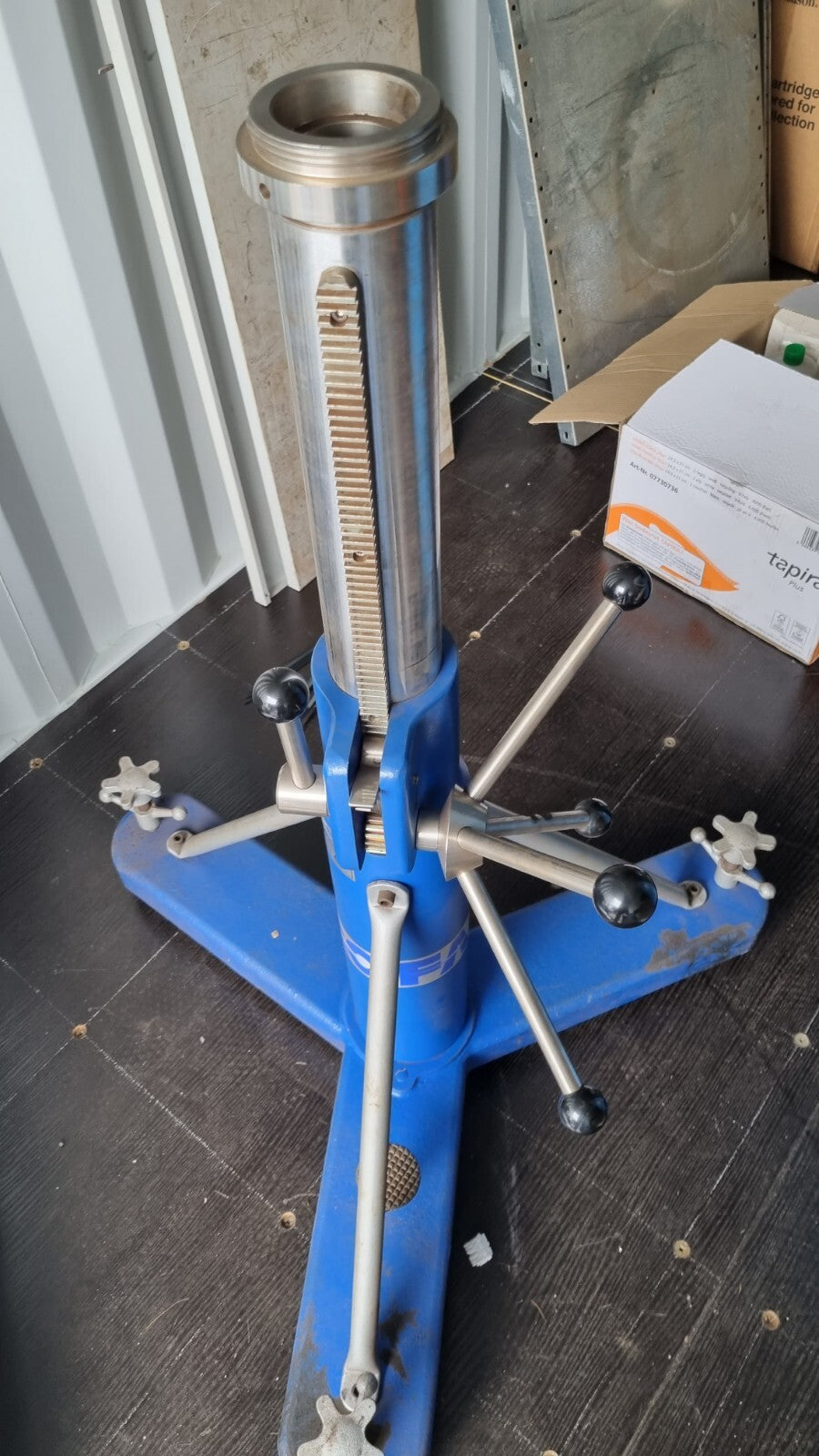 Brunson Faro IG-10, Stativ, Rollständer, Messstativ,Laser, Schwerlast Ständer