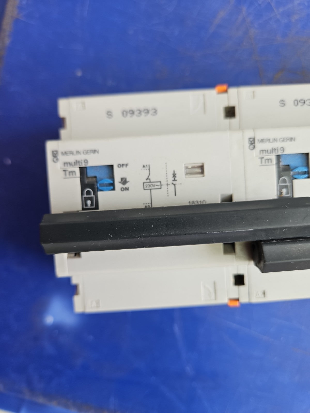Merlin / Schneider 18311, Multi 9 TM remote control for C60 circuit breaker Test