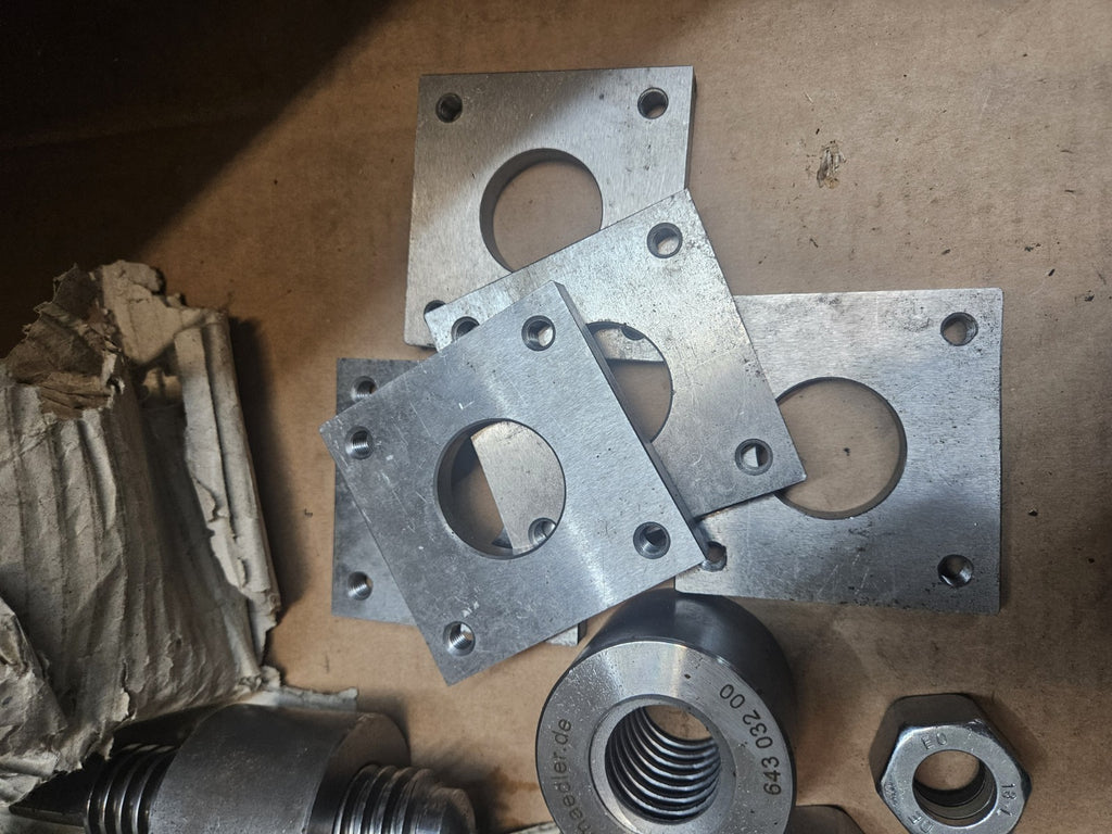 Konvolut Maedler Trapez Spindelmuttern/Kugelspindeln 64303200 Neu Unbenutzt New
