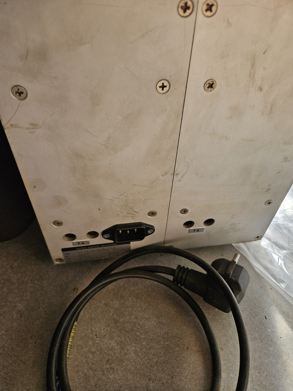 Zentro-Elektrik Typ L7,5/5-2x30/1B, 0-7,5 VDC 2,5A,  2x30 VDC Labornetzgerät Top