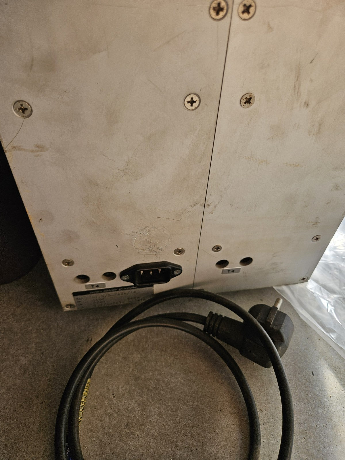 Zentro-Elektrik Typ L7,5/5-2x30/1B, 0-7,5 VDC 2,5A,  2x30 VDC Labornetzgerät Top