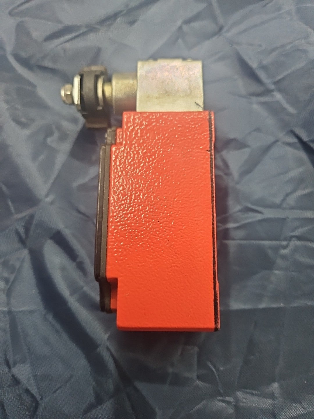 2 x Bernstein ENM2 A14-20 AD, 618.7037.134, Limit Switch, Endschalter,New Unused