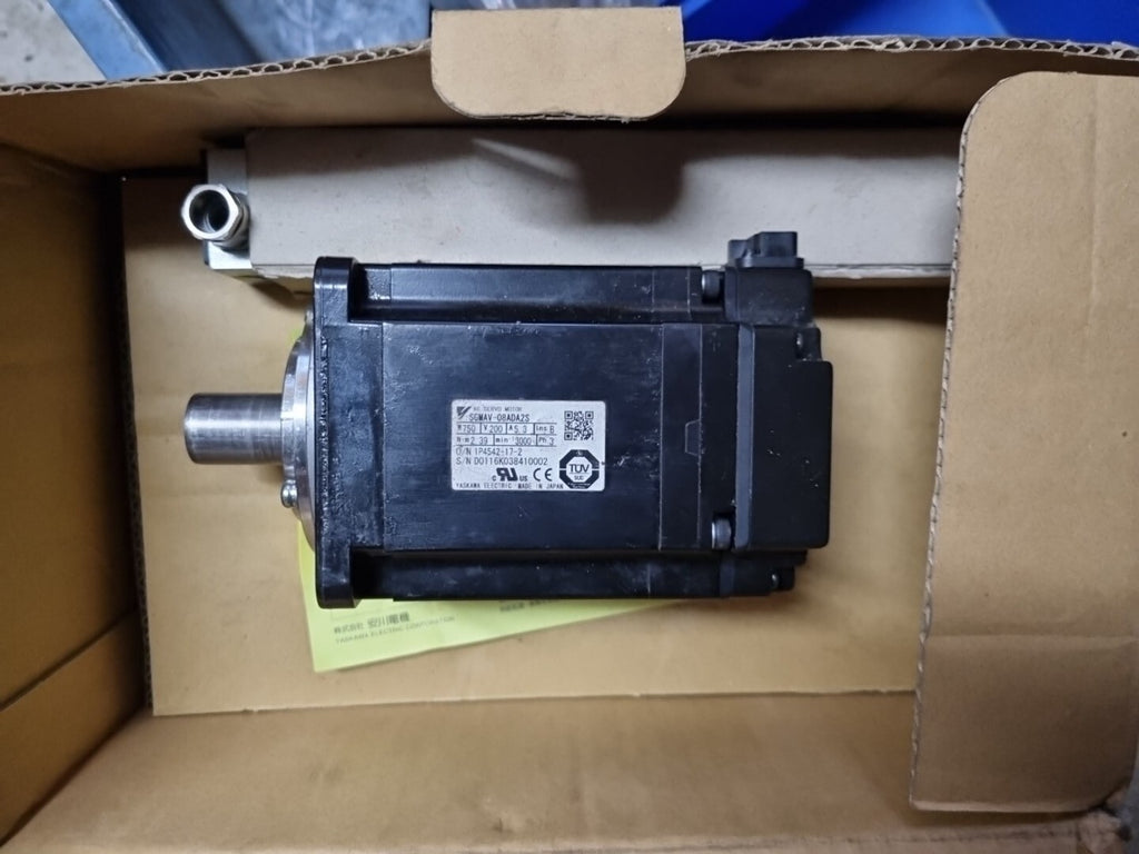 1PCS Neu Yaskawa Servo Motor SGMAV-08ADA2S new old stock