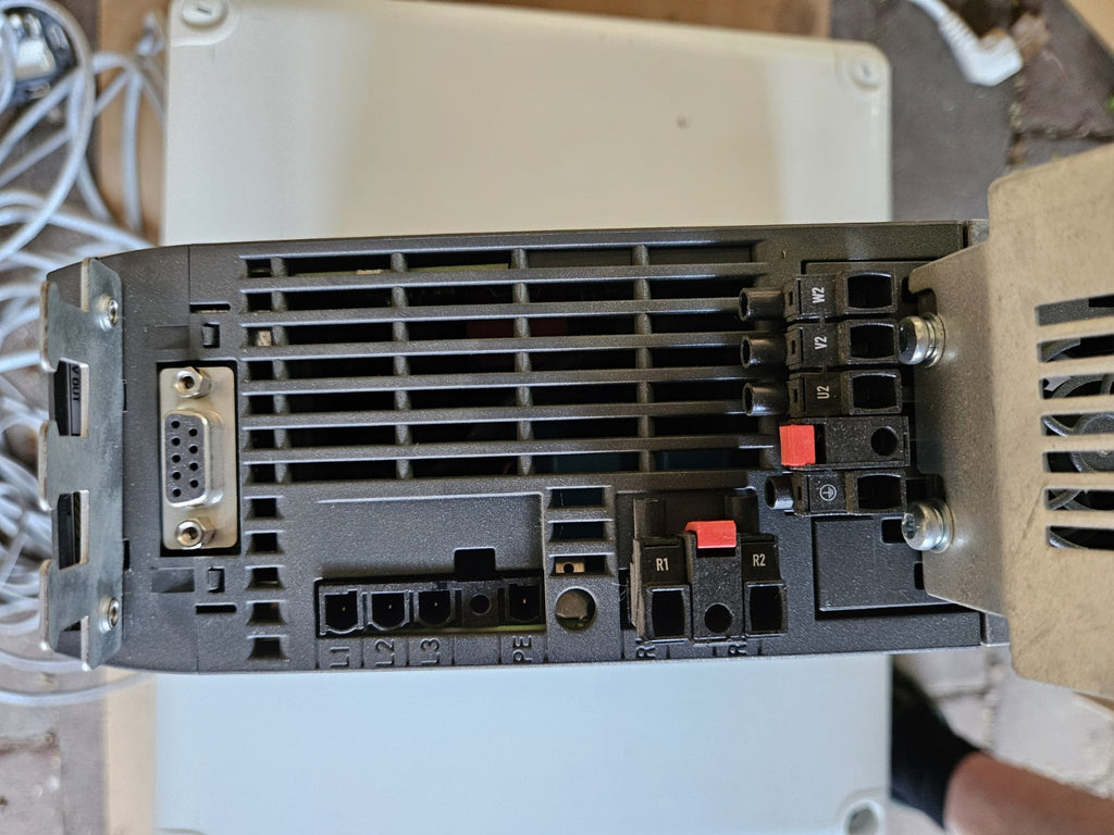 6SL3210-1KE17-5AP1  SIEMENS  SINAMICS G120C Inverter 3kW  Used + Tested, Working