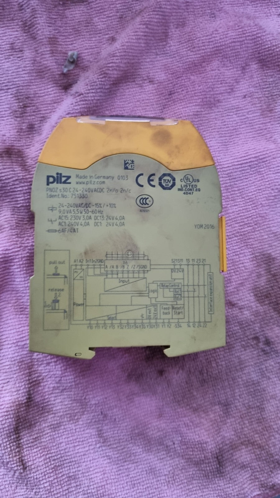 Pilz PNOZ S30 C 24 Sicherheitsrelais 751330 worldwide shipping